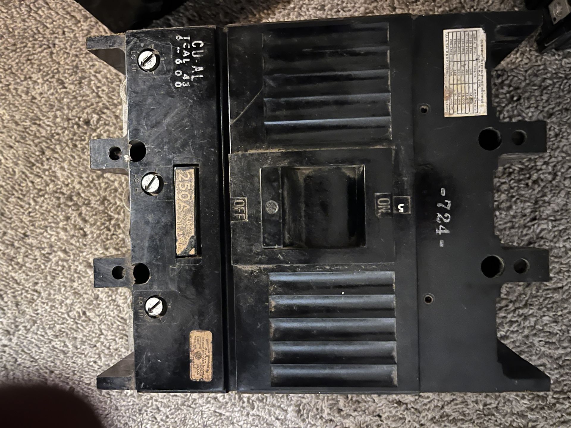 250 A 600v GE Circuit Breaker Breaker