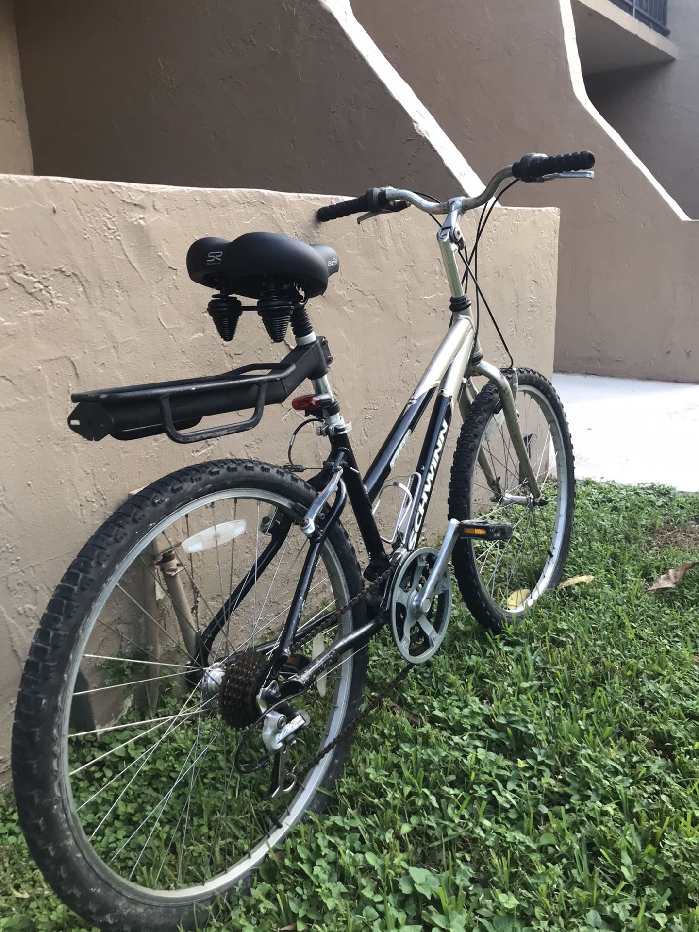 Schwinn Hybrid Bike