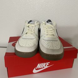 Nike Men's Court Vision Low Sneakers size 7 Lace Up Athletic Shoe White/Gum Sole