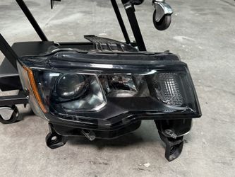 Jeep Grand Cherokee Headlight Right Passenger 