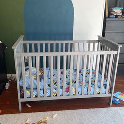 Crib W/ toddler Mattress