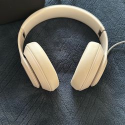 Beats 🎧 Noise Canceling Headphones