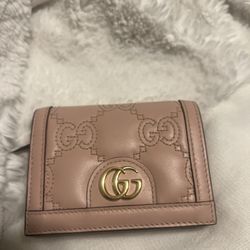 Pink Gucci wallet: GG MATELASSÉ CARD CASE WALLET