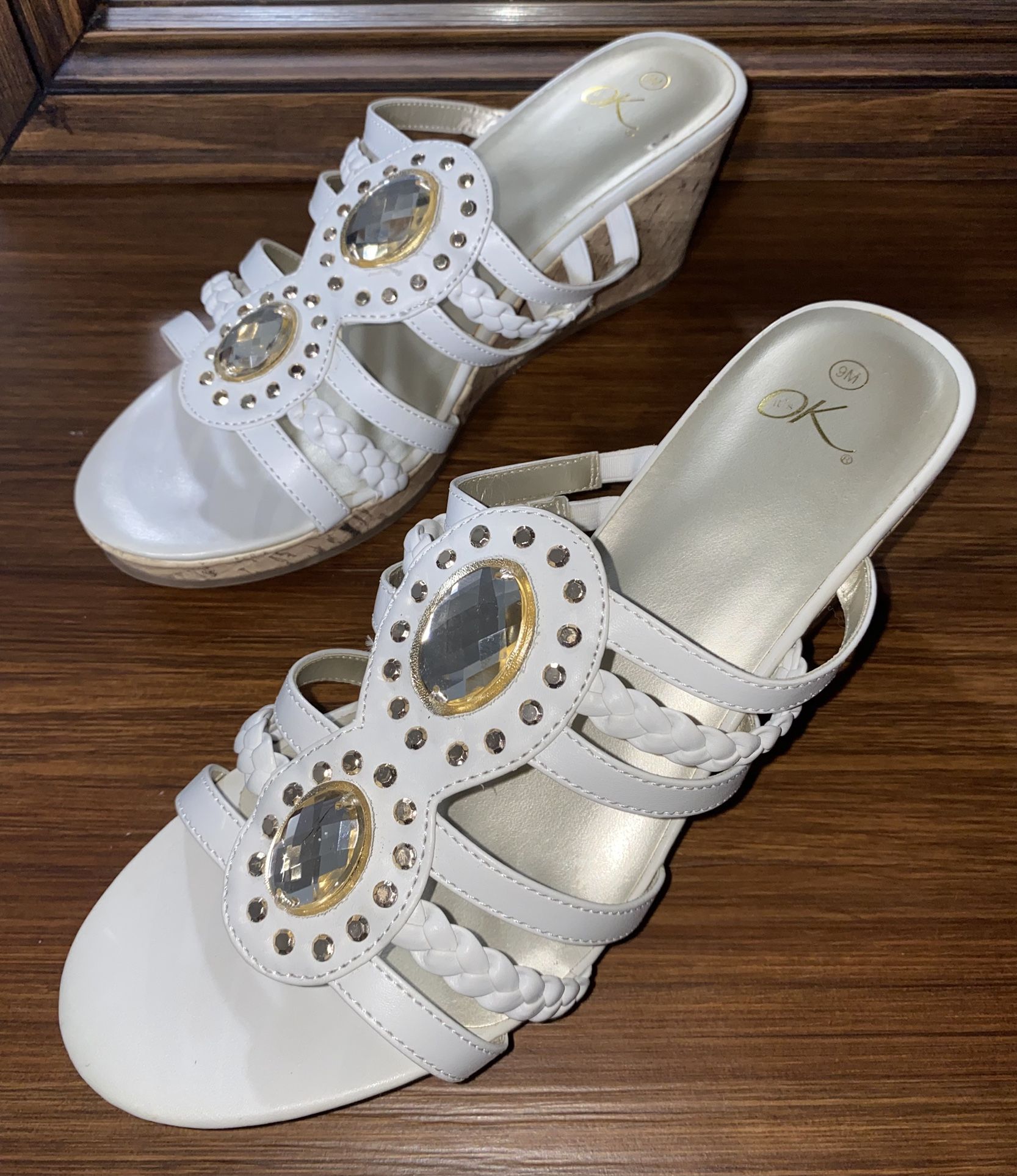 🤍CLASSY WHITE WEDGE SANDALS – SUMMER READY & CHIC!