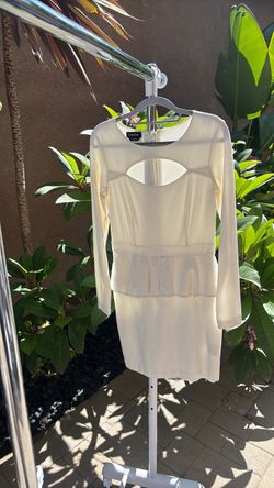 Bebe Cream Fitted Dress – Size Medium
