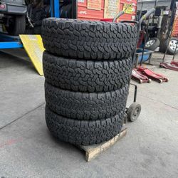 285 70 17 BFGoodrich Set of 4 Used Super Clean Set