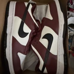 Nike Dunks (Size 6y Kids) NEW