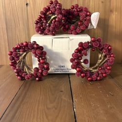 PH 1245 Winter Garden Napkin Rings (4)