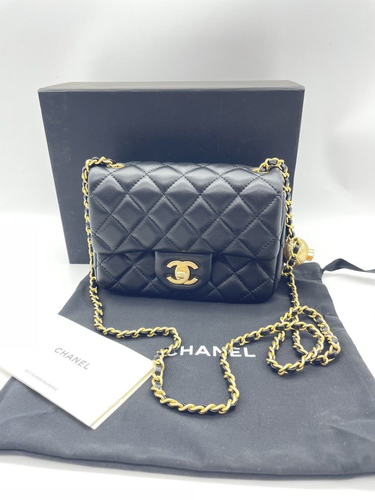 Chanel CF mini
Lambskin & Gold-Tone Metal Shoulder Bag
