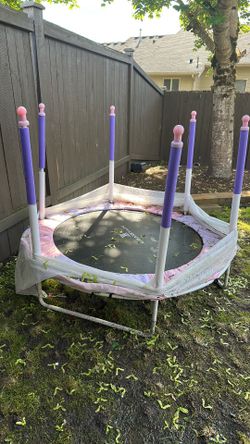Kids trampoline free