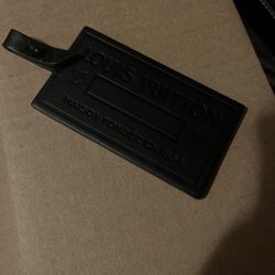 Louis Vuitton keychain    original 