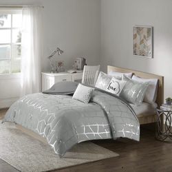 Bedding Set - Inteligent Desing Comforter Bedding Set . Full/Queen
