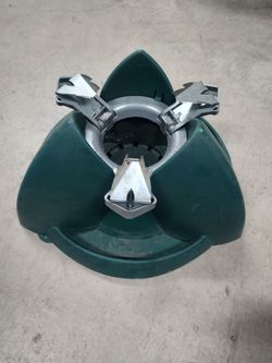 Black and Decker Christmas tree stand