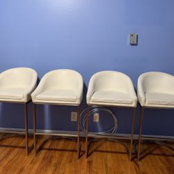 LIKE NEW!  4 WHITE LEATHER BAR STOOLS/EXC. COND