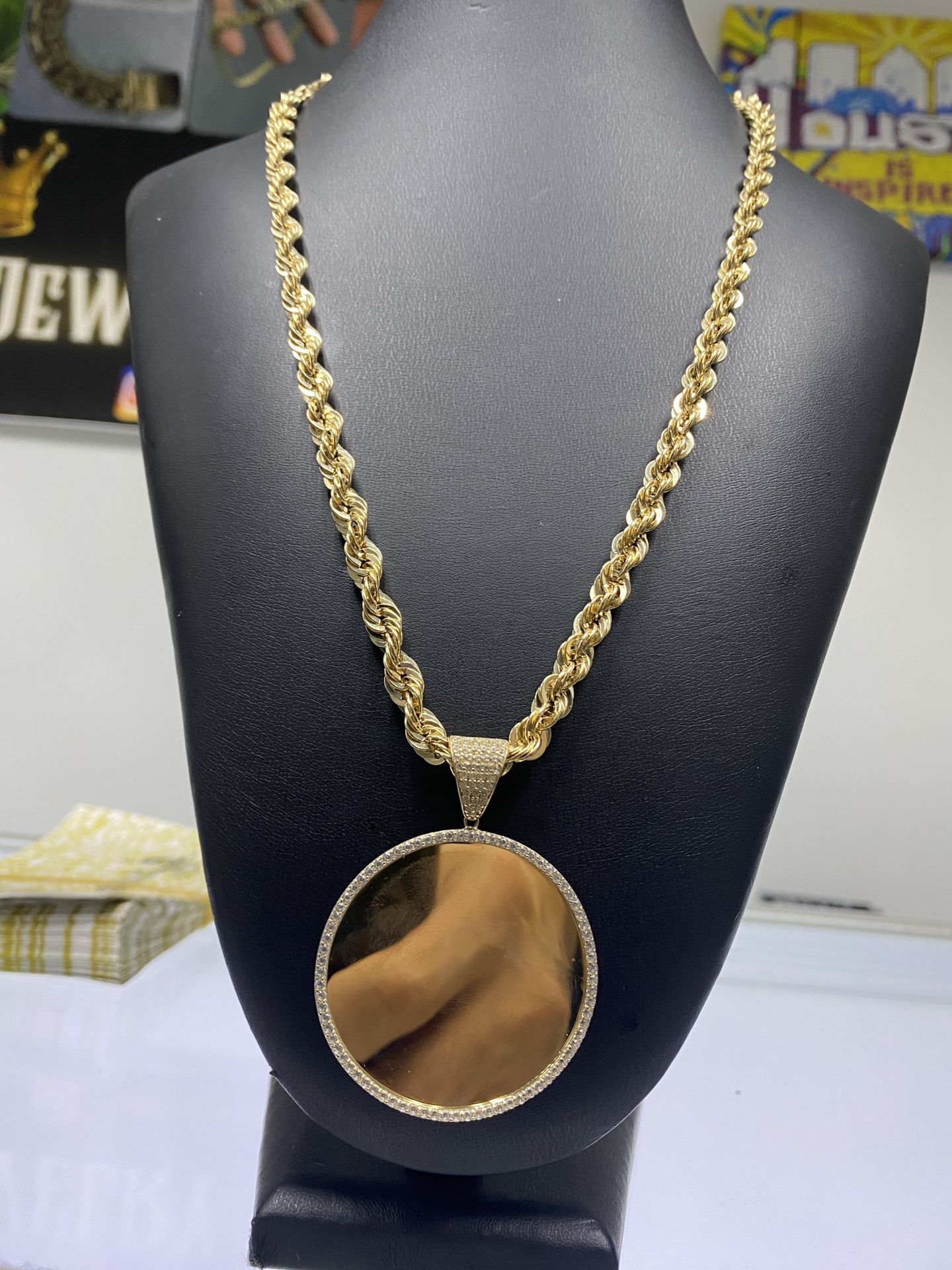 10k Rope Chain With Memory Pendant