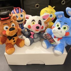 Five Nights At Freddy’s FNAF Glow In The Dark Plush New