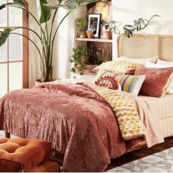 Twin/Twin Extra Long Reversible Velvet Duvet Cover & Sham Set Berry - Opalhouse
