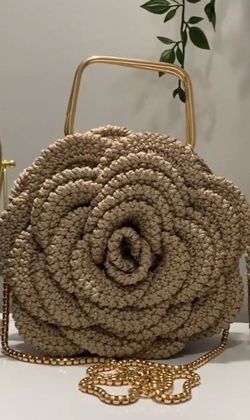 Carteras tipo rosa