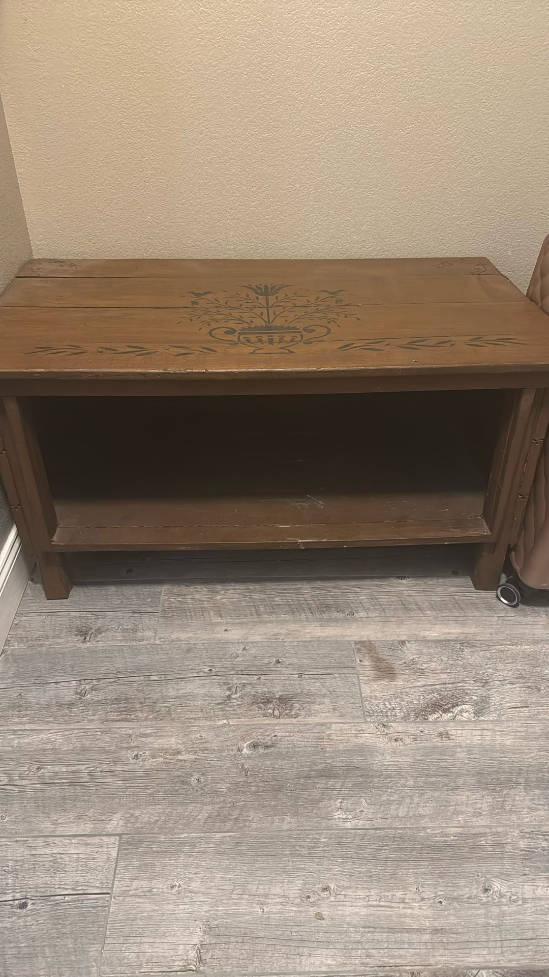 Coffee/storage Table