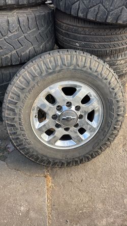 Chevy 2500 rims 18”