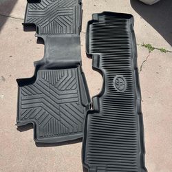 7pc rubber floor mats for a Toyota highlander 2011