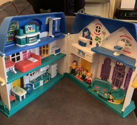 Play House With Toys