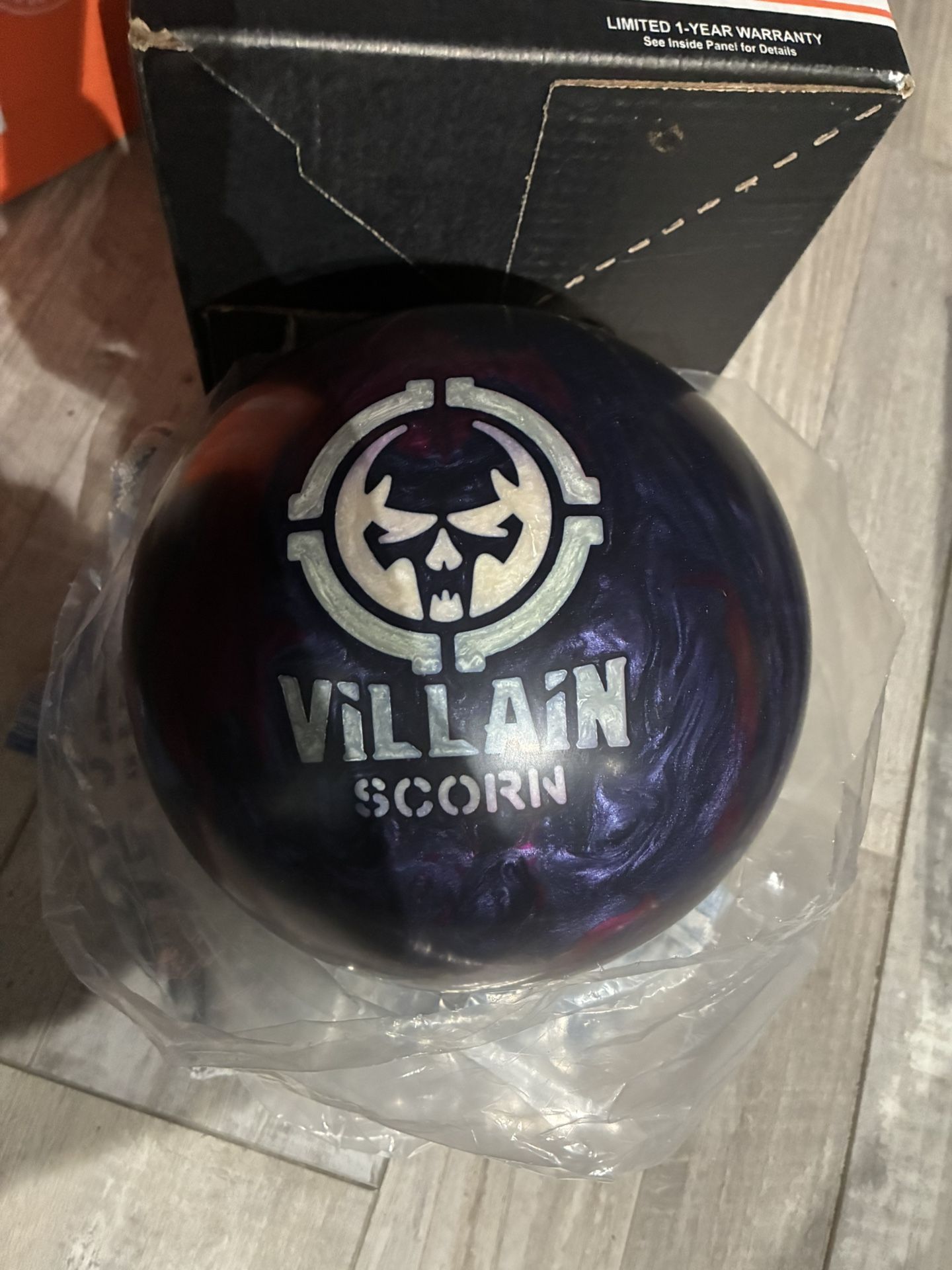 Motiv Bowling Ball 