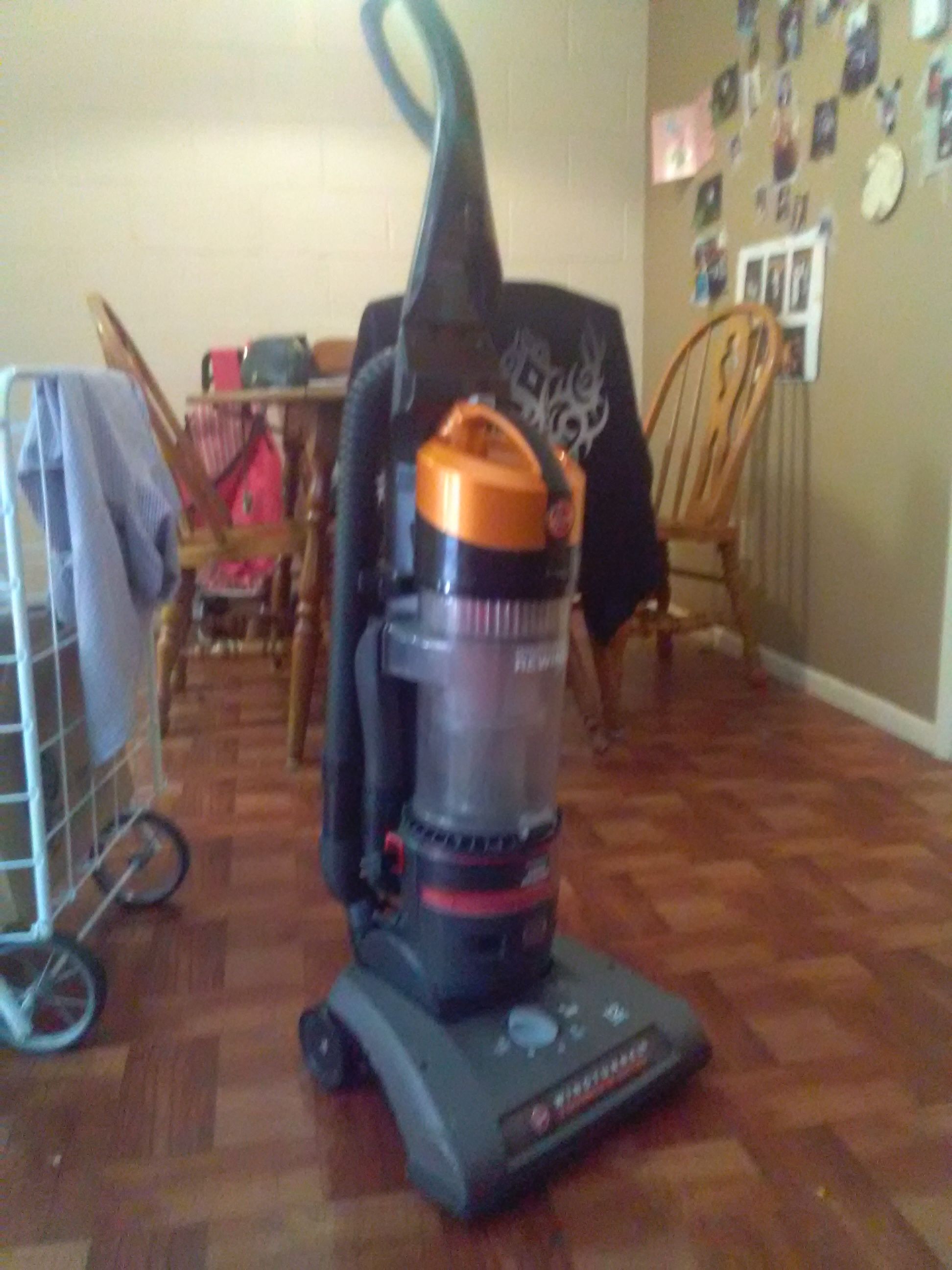 Automatically rewinds the cord works perfectly.vacume