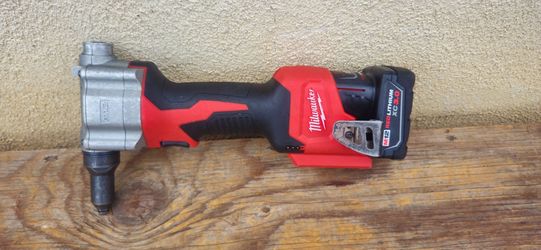 Milwaukee cordless rivet Tool Battery 3ah