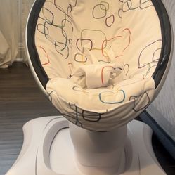 4 Moms Mamaroo Swing 
