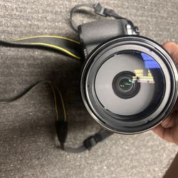 Nikon P1000 With Tripod 