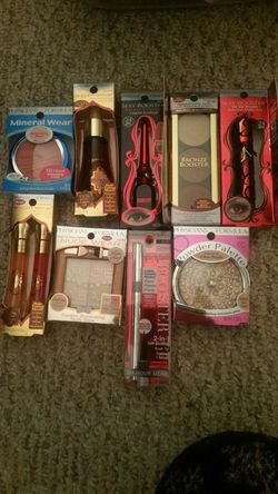 Physicians Formula make up set with FREE ALMAY MAKEUP REMOVER