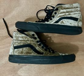 Gold Velvet Skate Hi Vans Size 7 M, 8.5W
