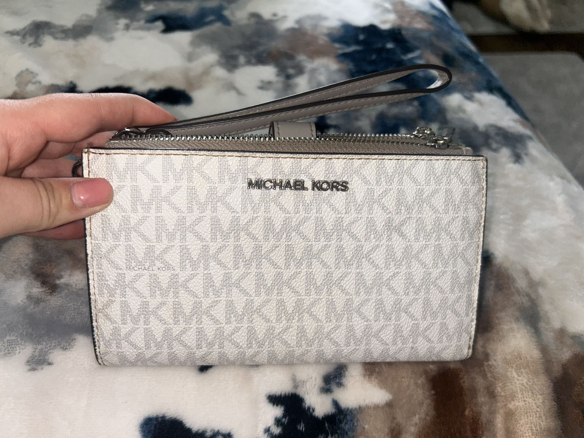 Michael Kors Wristlet/Wallet