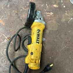 DeWalt DWE402 Angle Grinder
