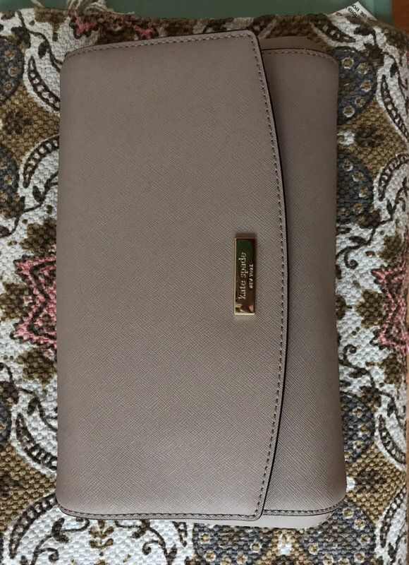 Authentic Kate Spade Leather Beige Clutch / Purse