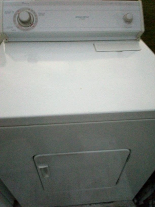HEAVY DUTY LARGE CAPACITY ELECTRIC DRYER LIKE NEW CONDITION