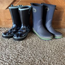 Muck style boots- size  6 youth (small adult)