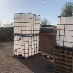 Clean Water Totes 280 Gals 75 Dollars 