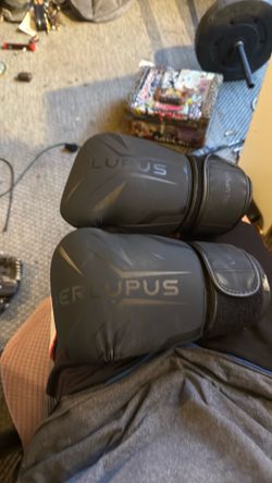 Boxing gloves perfect like new 12 oz