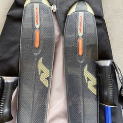 Nórdica 170cm skis and poles