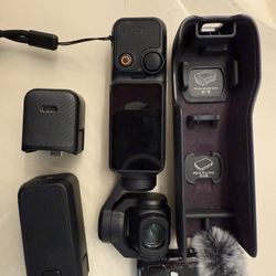DJI- Osmo Pocket 3 Creator Combo