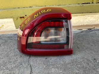 2017-2022 KIA NIRO LH LED TAIL LIGHT OEM