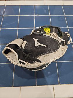 Mizuno softball glove