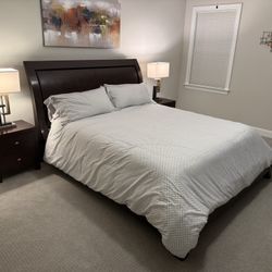 Cali King Bed With 9 Drawer Dresser And 2 Nightstands 