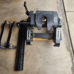Husky 16K 5th Wheel Hitch & Mount