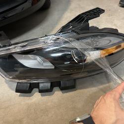 2015 Dodge Dart SXT 4 Cyl 2.4L - Driver Side Halogen Headlight, With bulb(s), OE Replacement 