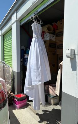 Wedding Dress w/ Veil & Gloves