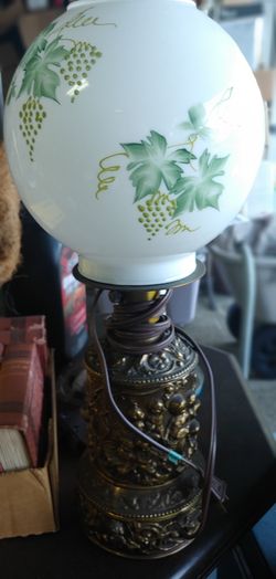 VINTAGE FRENCH TABLE LAMP
