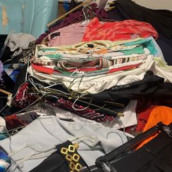 Bolsas De Ropa De Mujer Nueva Y Usada En Perfectas Condiciones Said 8910 11 12 Smlyxl Zapatos  De Dama Said 5661/2 Y 7 Cada Bolsa En $10 Dólares